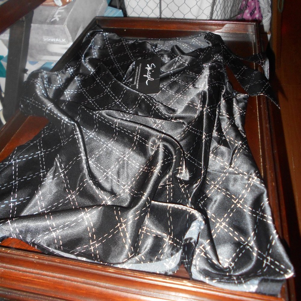 Women's size Med. black sleeveless top